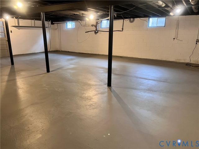 15330 Harrowgate Rd, Chester, VA 23831