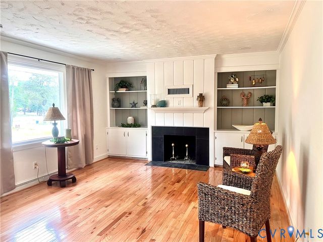15330 Harrowgate Rd, Chester, VA 23831