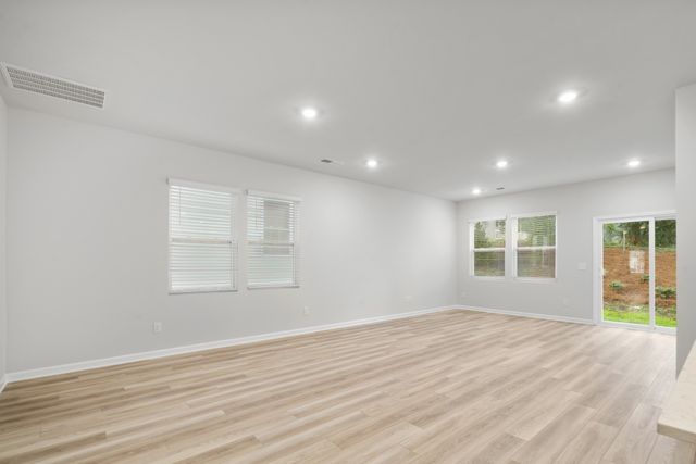 3156 Lyman Ridge Rd, Columbia, TN 38401