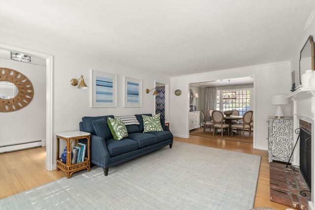 22 Longmeadow Rd, Hingham, MA 02043