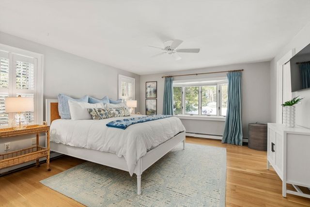 22 Longmeadow Rd, Hingham, MA 02043