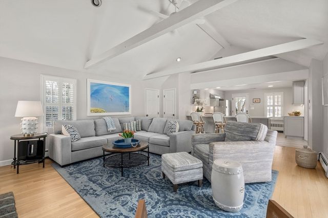 22 Longmeadow Rd, Hingham, MA 02043