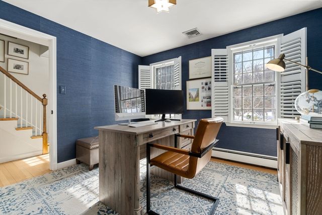 22 Longmeadow Rd, Hingham, MA 02043