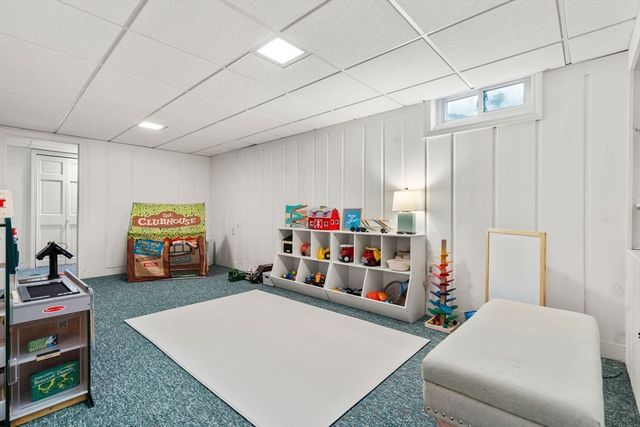 22 Longmeadow Rd, Hingham, MA 02043