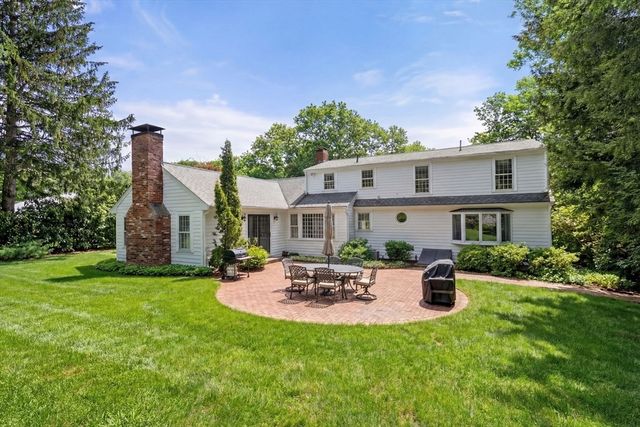 22 Longmeadow Rd, Hingham, MA 02043