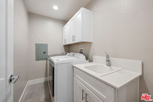 4393 Paxton Place, Calabasas, CA 91302