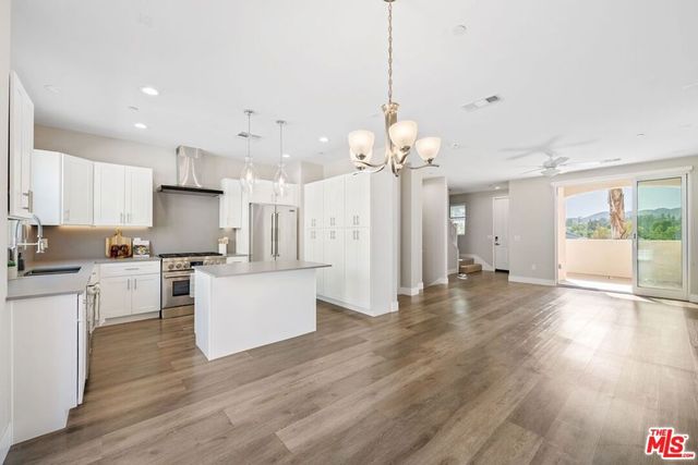 4393 Paxton Place, Calabasas, CA 91302