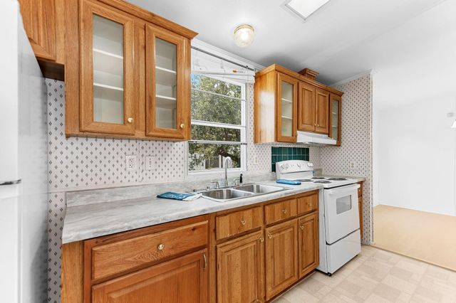 900 County Road 304, Bertram, TX 78605