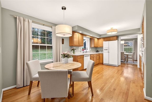 9 Sandpiper Lane, Pittsford, NY 14534