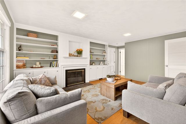 9 Sandpiper Lane, Pittsford, NY 14534