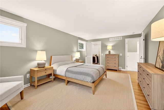 9 Sandpiper Lane, Pittsford, NY 14534