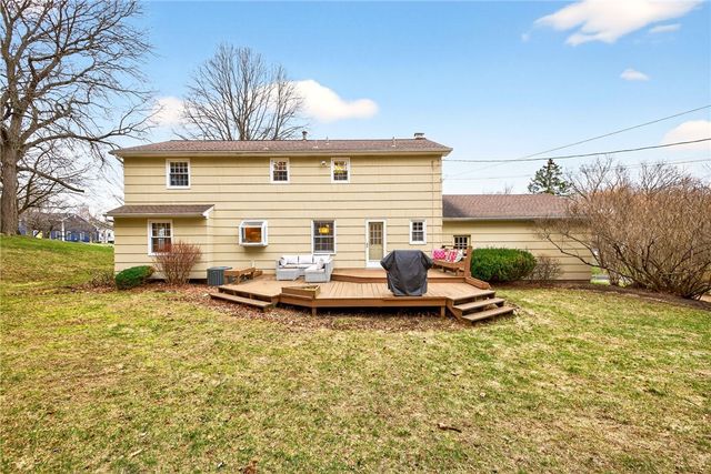 9 Sandpiper Lane, Pittsford, NY 14534