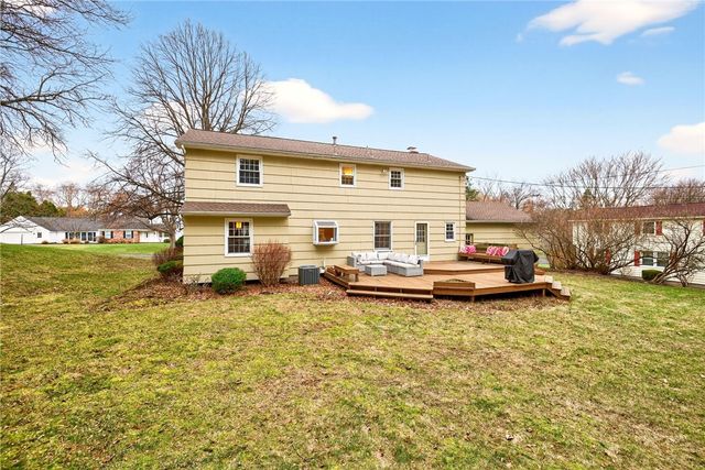 9 Sandpiper Lane, Pittsford, NY 14534