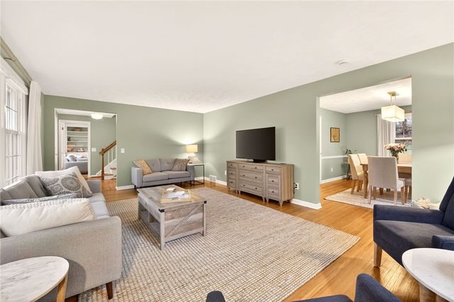 9 Sandpiper Lane, Pittsford, NY 14534