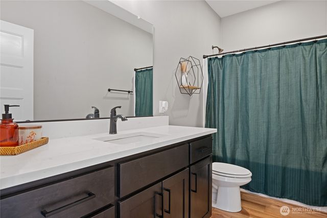 250 Red Rock Drive, Castle Rock, WA 98611