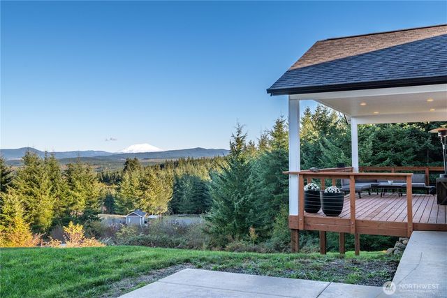 250 Red Rock Drive, Castle Rock, WA 98611