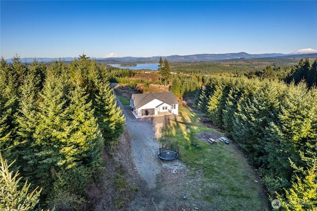 250 Red Rock Drive, Castle Rock, WA 98611