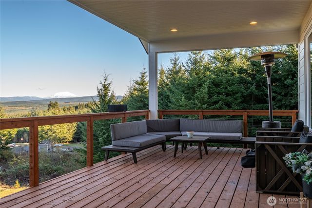 250 Red Rock Drive, Castle Rock, WA 98611