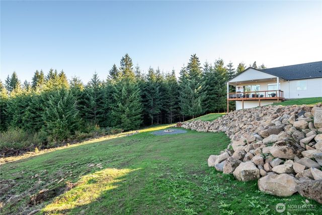 250 Red Rock Drive, Castle Rock, WA 98611