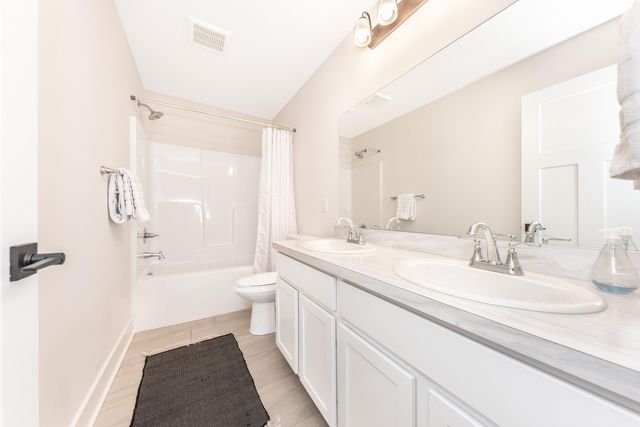 233 Campolina Street, Chelsea, MI 48118