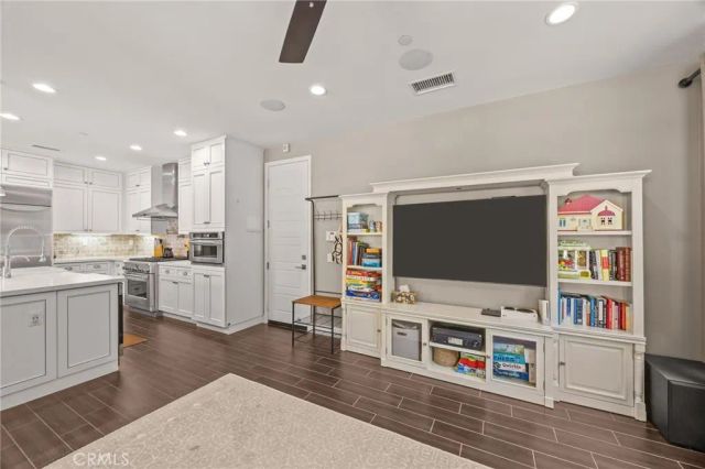 357 Laurel, Lake Forest, CA 92630
