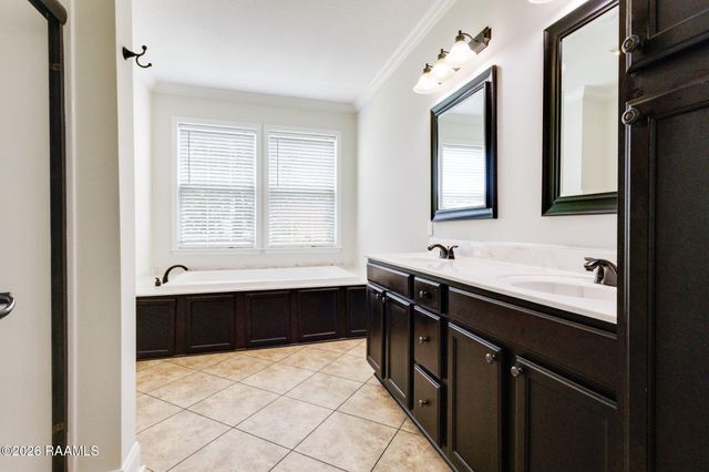 1033 Deanna Lane, Broussard, LA 70518