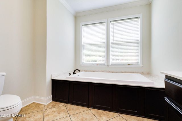 1033 Deanna Lane, Broussard, LA 70518