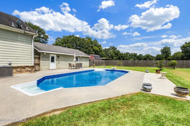 1033 Deanna Lane, Broussard, LA 70518