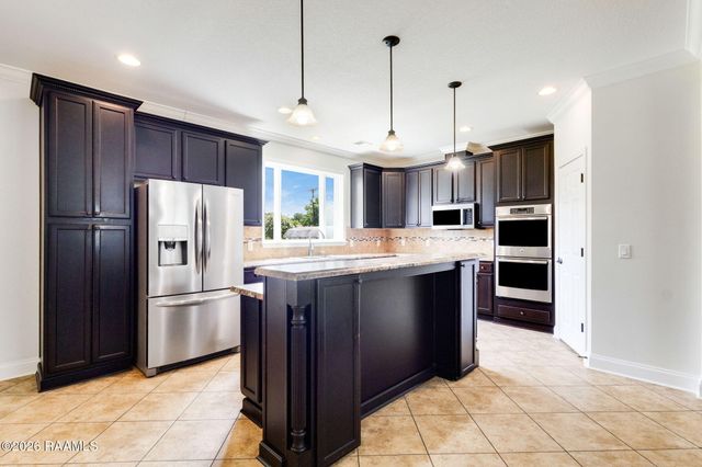 1033 Deanna Lane, Broussard, LA 70518