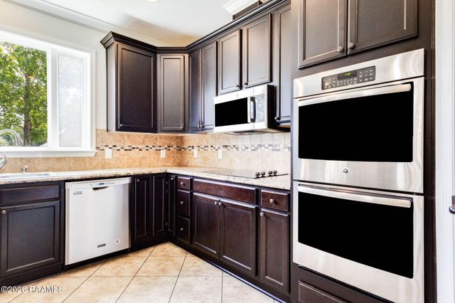 1033 Deanna Lane, Broussard, LA 70518