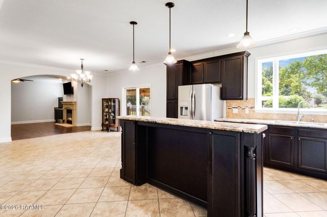 1033 Deanna Lane, Broussard, LA 70518