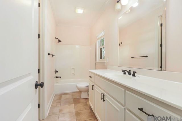 15009 Via Horti Ct, Baton Rouge, LA 70810