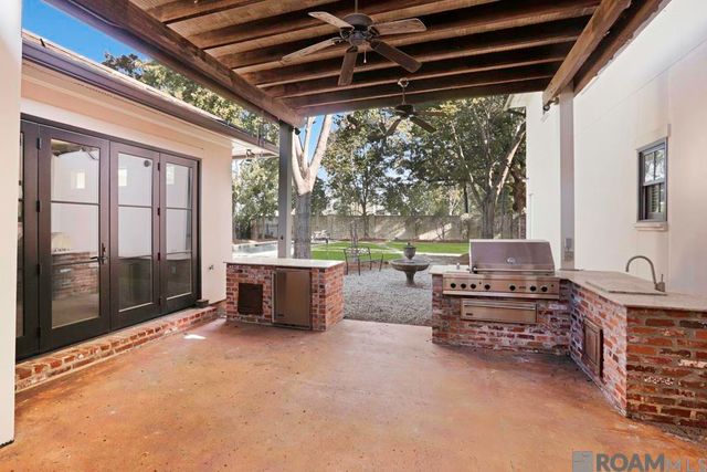 15009 Via Horti Ct, Baton Rouge, LA 70810