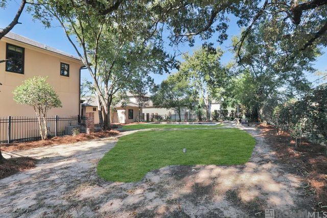 15009 Via Horti Ct, Baton Rouge, LA 70810