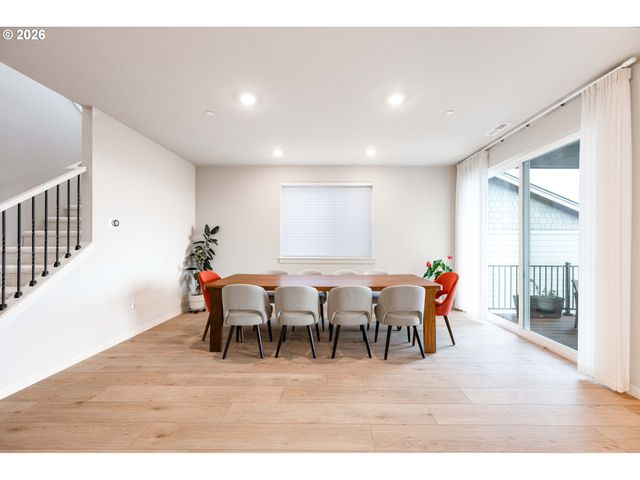 16800 Sw DOWITCHER Ln, Beaverton, OR 97007