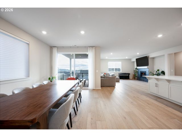 16800 Sw DOWITCHER Ln, Beaverton, OR 97007