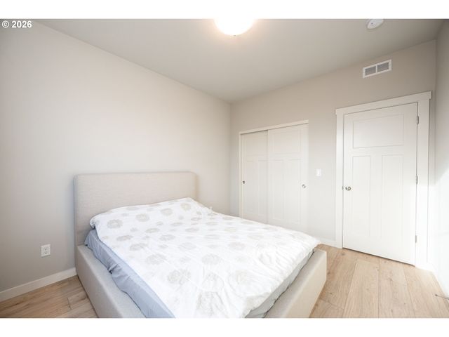 16800 Sw DOWITCHER Ln, Beaverton, OR 97007