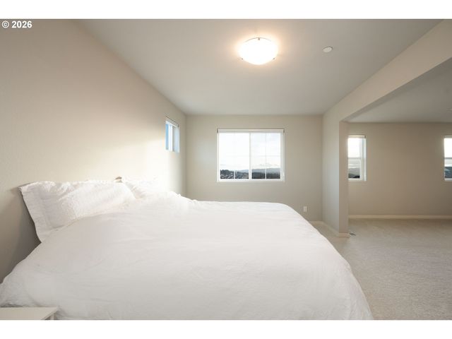 16800 Sw DOWITCHER Ln, Beaverton, OR 97007