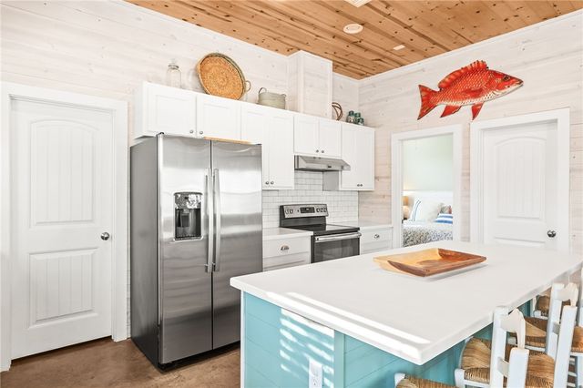 640 Gulf Village Dr, Port Aransas, TX 78373