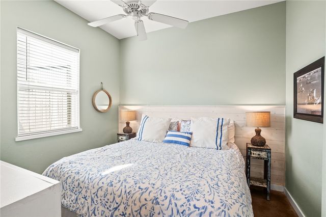 640 Gulf Village Dr, Port Aransas, TX 78373