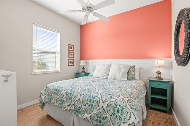 640 Gulf Village Dr, Port Aransas, TX 78373