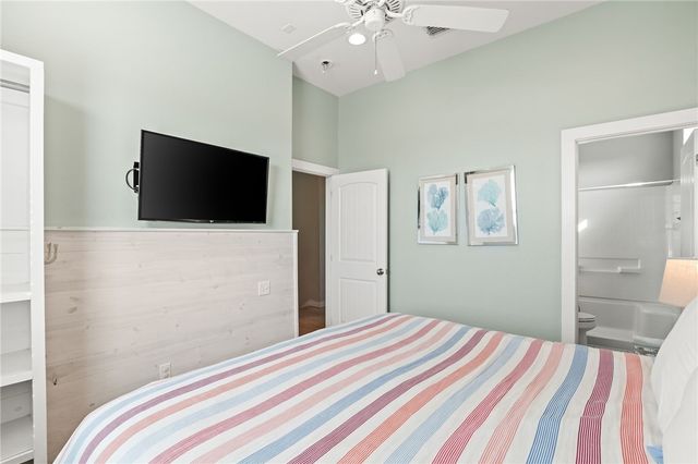 640 Gulf Village Dr, Port Aransas, TX 78373