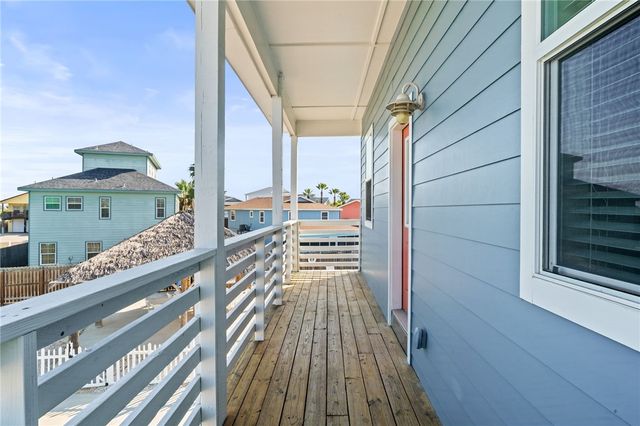 640 Gulf Village Dr, Port Aransas, TX 78373