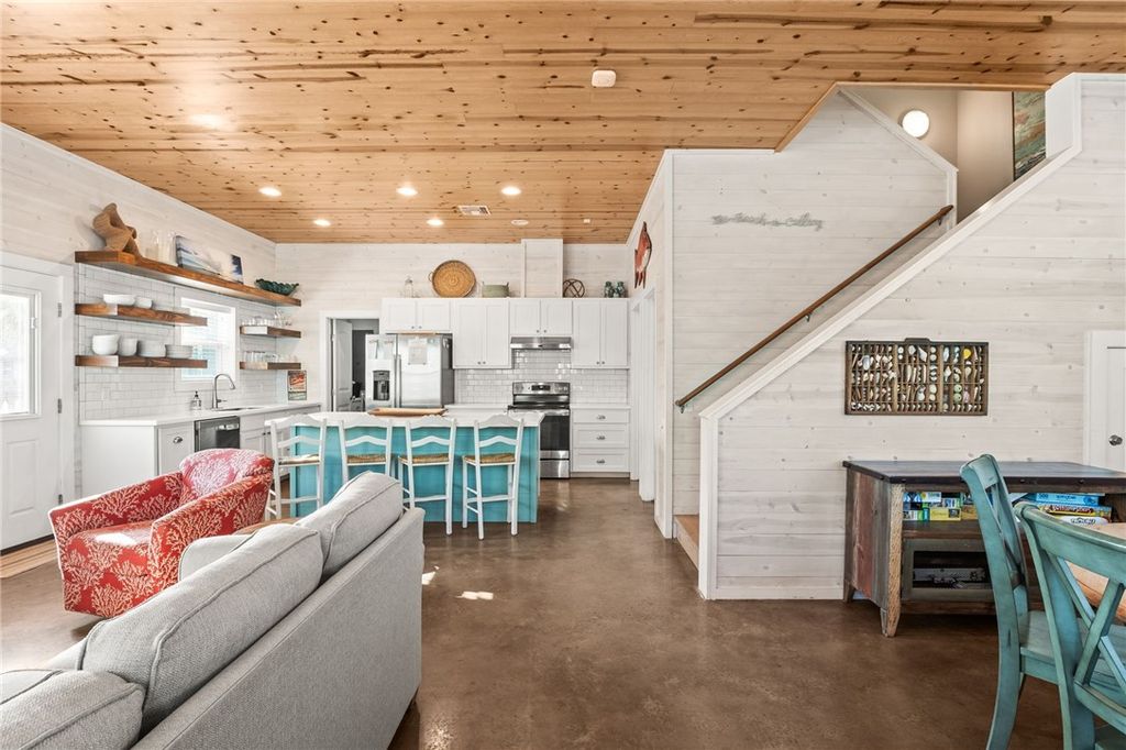 640 Gulf Village Dr, Port Aransas, TX 78373 — photo 5