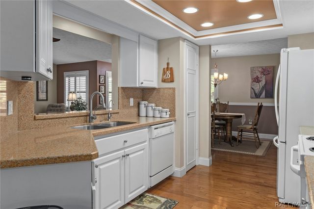 1330 N Hunterston Point, Crystal River, FL 34429