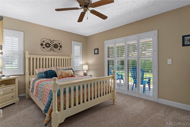 1330 N Hunterston Point, Crystal River, FL 34429