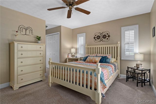 1330 N Hunterston Point, Crystal River, FL 34429