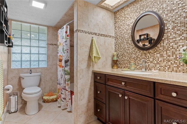 1330 N Hunterston Point, Crystal River, FL 34429