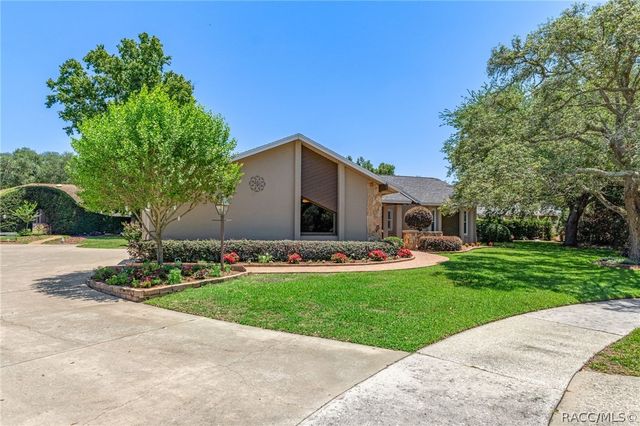 1330 N Hunterston Point, Crystal River, FL 34429