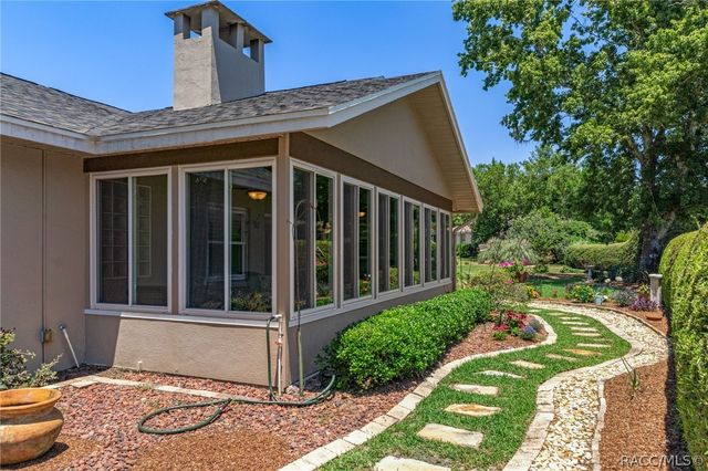 1330 N Hunterston Point, Crystal River, FL 34429